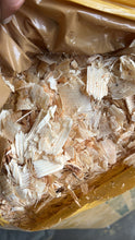 Laden Sie das Bild in den Galerie-Viewer, Bedmax 18kg Einstreu /staubarm