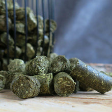 Laden Sie das Bild in den Galerie-Viewer, Eohippos Sensitive Cobs 15kg aus 100% Timothee Gras