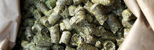 Laden Sie das Bild in den Galerie-Viewer, Nordic Grass Heucobs 20kg - FutterFEE /