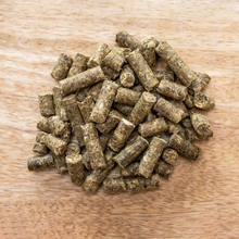 Laden Sie das Bild in den Galerie-Viewer, Equilac Zuchtstutenfutter Classic 25 kg