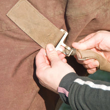 Laden Sie das Bild in den Galerie-Viewer, Wasch-/Reparatur-/Imprägnierservice Paddockdecke