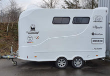 Laden Sie das Bild in den Galerie-Viewer, 3-Pferde-Anhänger Steinsberger mit Wohnung
